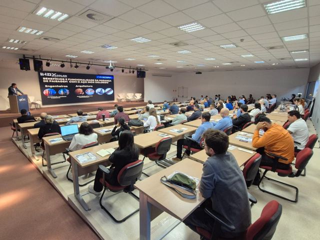 Palestra sobre inox colorido e paisagismo