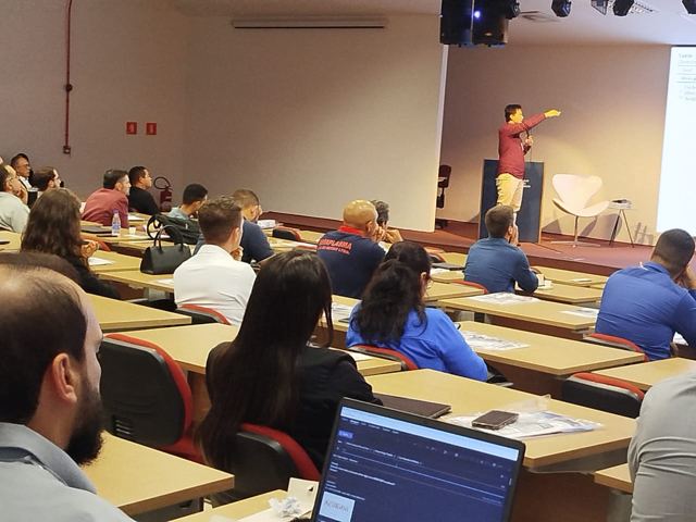 Palestra técnica sobre composição química dos aços